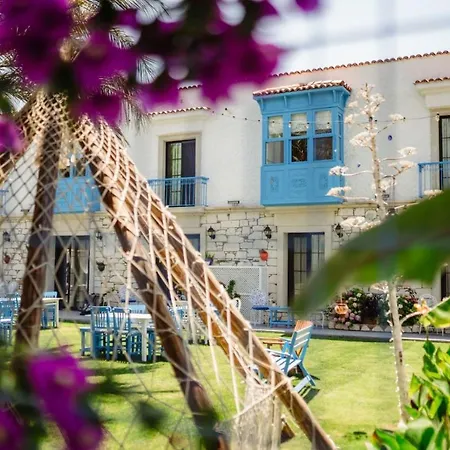 Oda ve Kahvaltı Trend Blue Boutique Çeşme